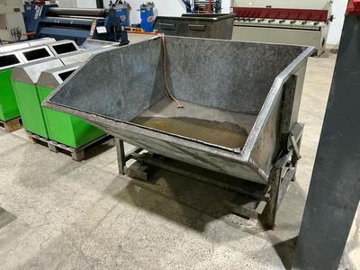 Overview picture of Tilting container
